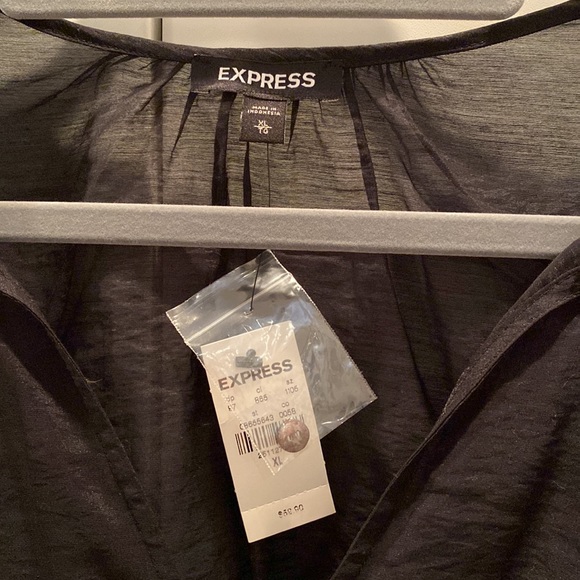 NWT woman’s Express top. Very sheer, size xL - Picture 4 of 4